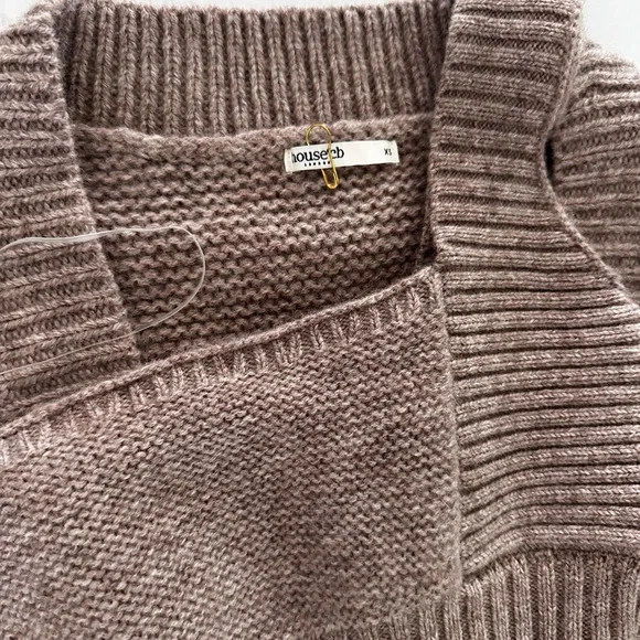 House of CB
BARLEY CHUNKY NATURAL WOOL CARDIGAN full set
Brand new without tags - Picture 8 of 9